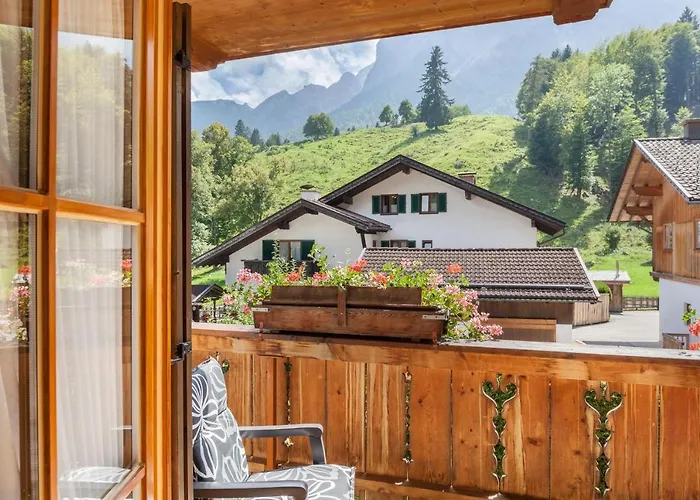 Ferienwohnung Alpenrose Hotel *